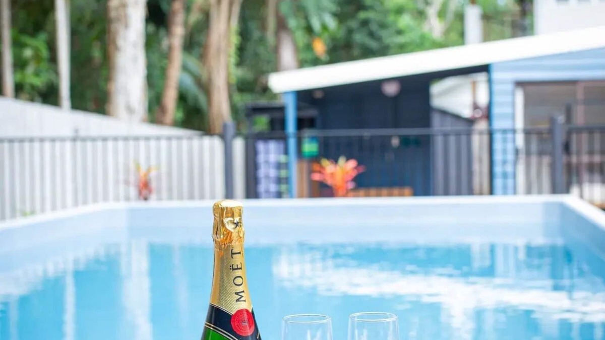 Port Douglas House | Villa Sorrento - house on 4 Mile Beach in Port Douglas. Pet friendly child safe.