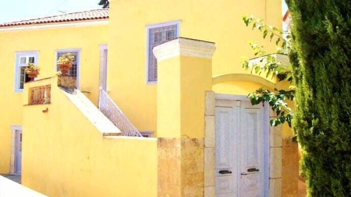 Spetses House | Villa Spetses 4BR downtown close to Agios Mamas Beach