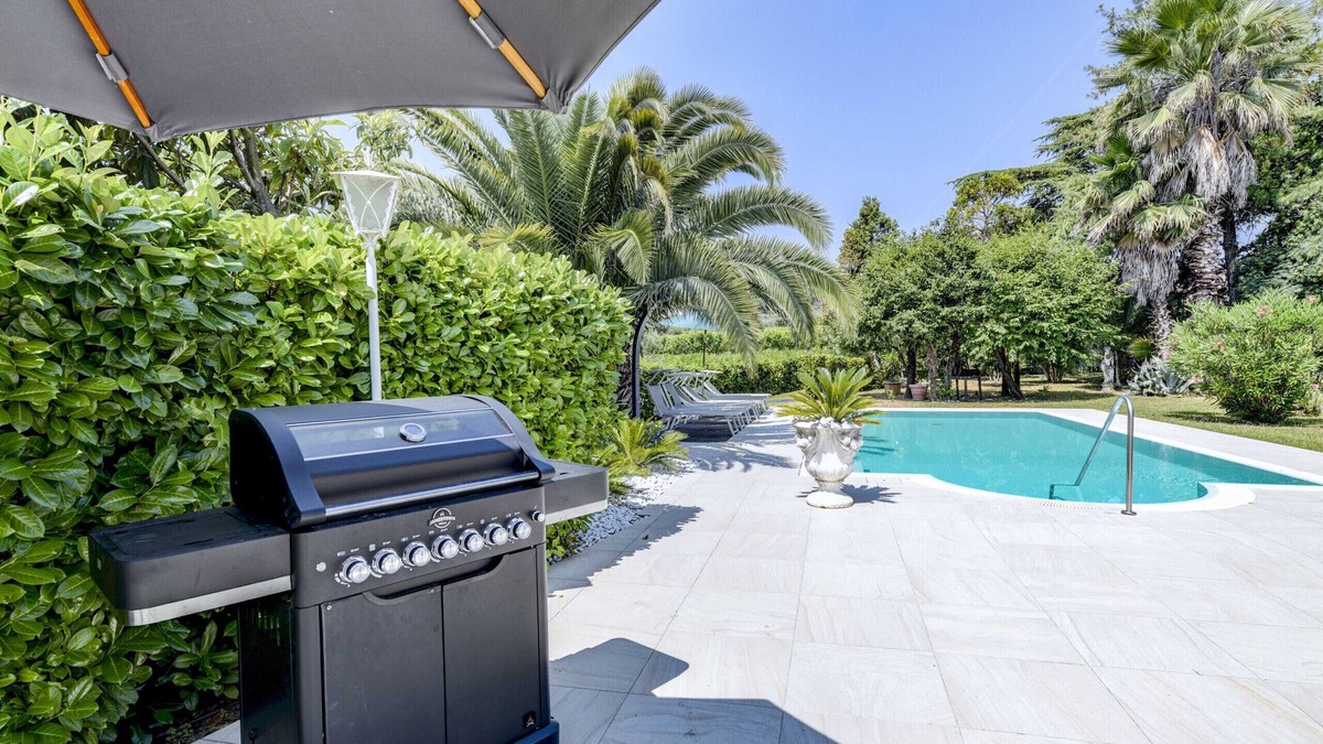 Moniga del Garda Villa | villa Stefano in Moniga del Garda