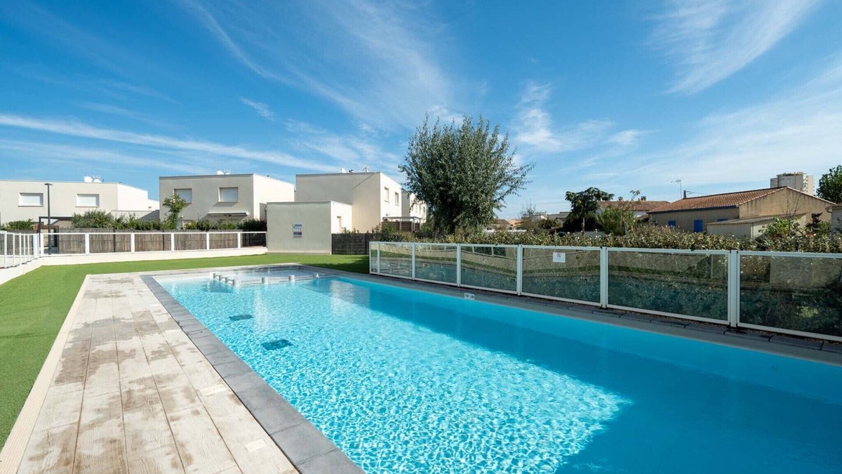 Serignan Villa | Villa Steps from Valras Beach