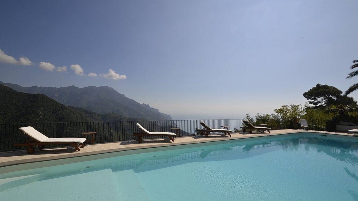 Ravello Villa | Villa Stilnovo Grande: A splendid and luminous two-story villa which faces the sun and the sea, with Free WI-FI.