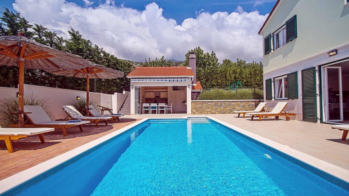 Omis Villa | Villa Stozak, private heated pool, cinema room and sauna, 7 km from beach
