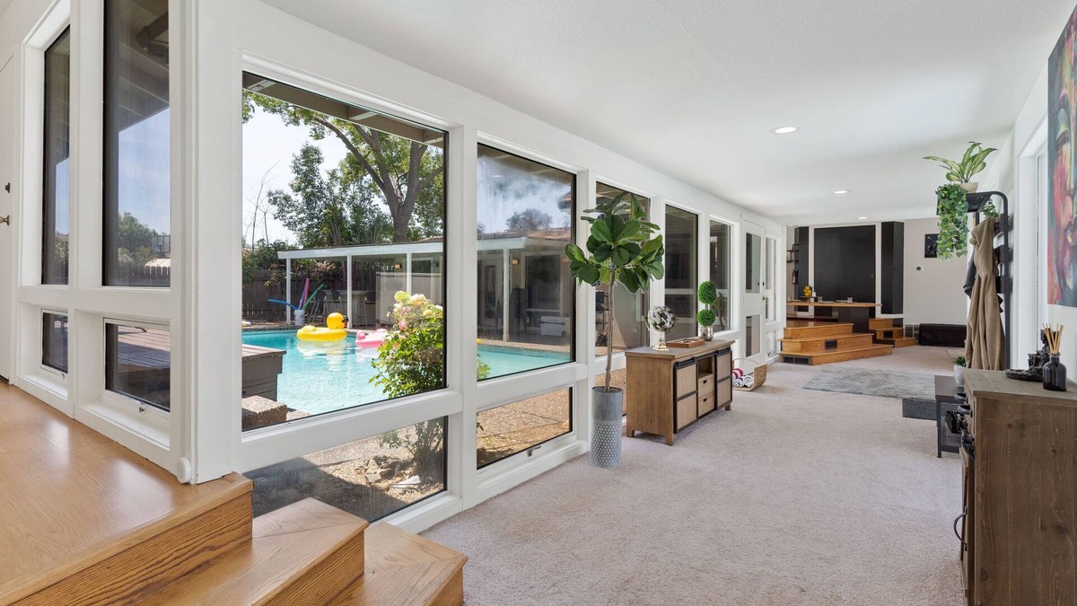 Southwestern Sacramento House | Villa Style home in the Sacramento Area with pool