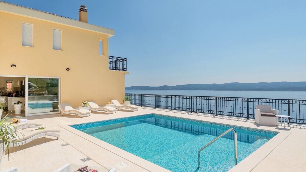 Mimice Villa | Villa Sun Palace is a luxury 5 bedroom villa with amazing sea views