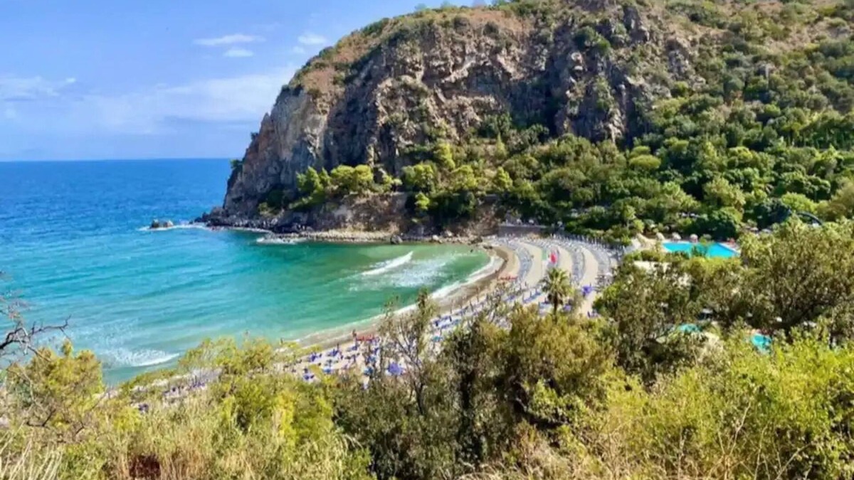 Forio Villa | Villa surrounded by greenery, just 5min walk from SanMontano beach