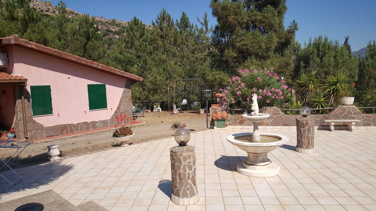 Arbus Villa | Villa surrounded by greenery ideal for a relaxing holiday