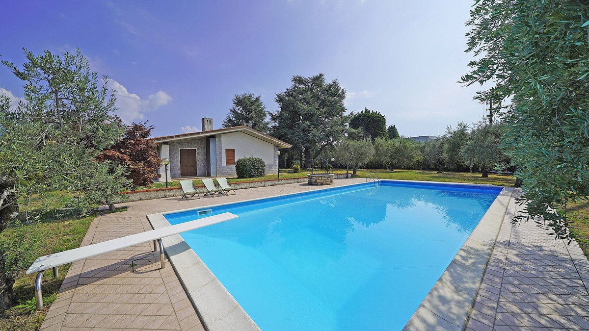 San Felice del Benaco House | Villa Tamara - Three Bedroom House, Sleeps 6