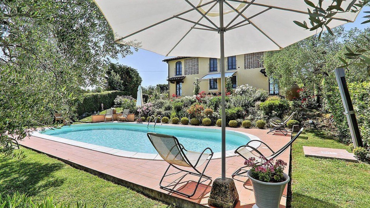 Castelfiorentino Villa | Villa Tessa: A splendid two-story villa with the strong charachter which derives from it actually being a converted barn house, with Free WI-FI.