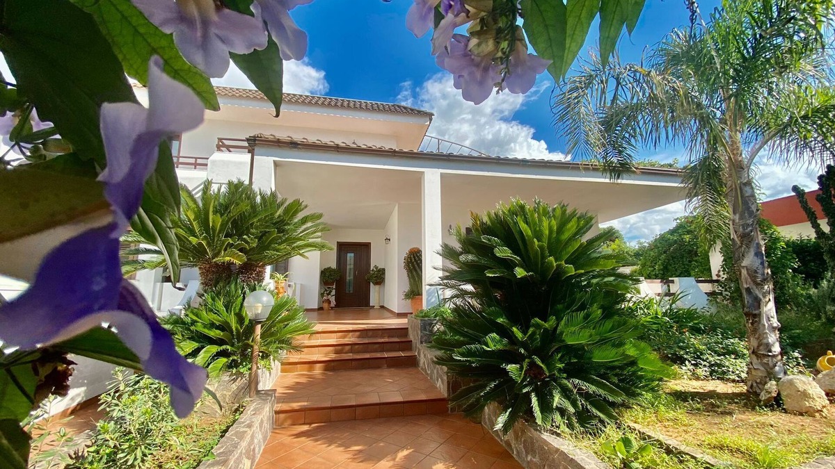 Alezio Villa | Villa "The Rosa's Luxury House" with Garden and Wi-Fi