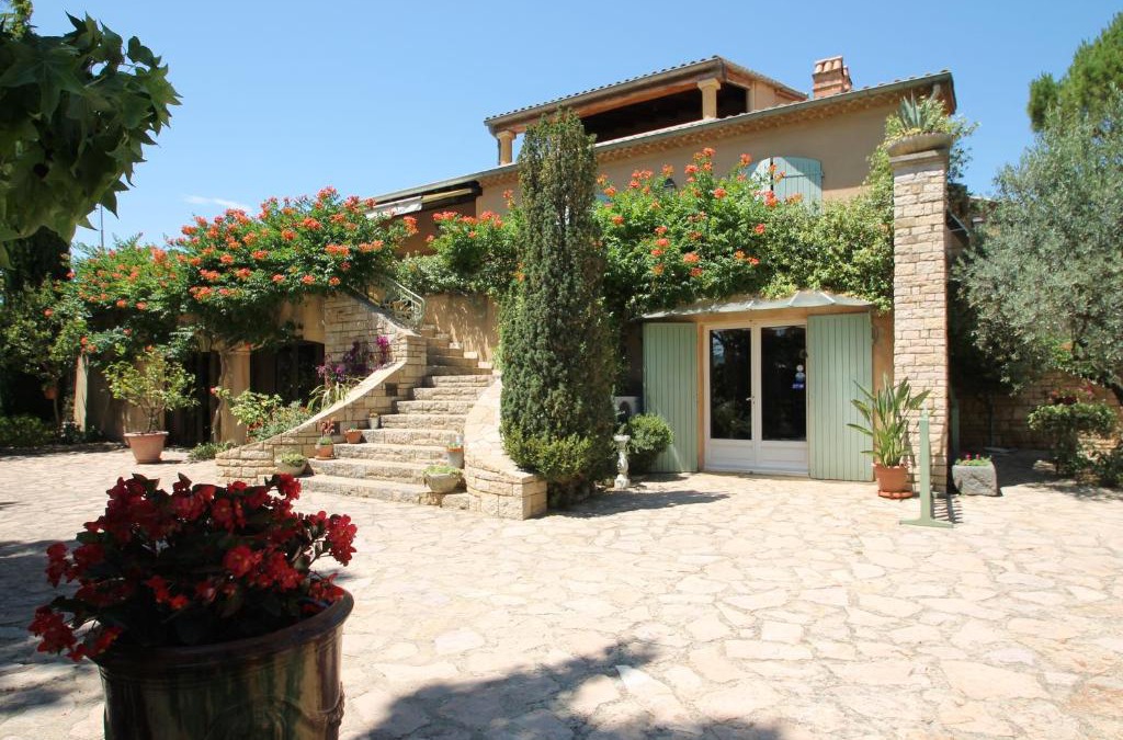 Laudun Bed & Breakfast | Villa Thebaïde Chambres d'hôtes