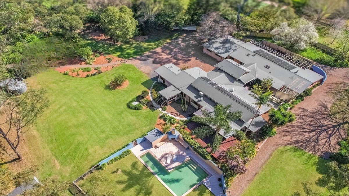 Holgate House | Villa Tierra| pool, acreage | Accom Holidays