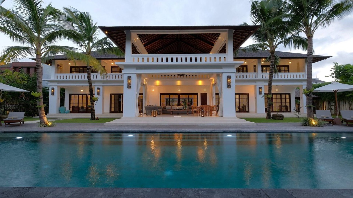 Drupadi Villa | Villa Tjitrap, Bali - Fabulous Javanese Plantation house in Seminyak!