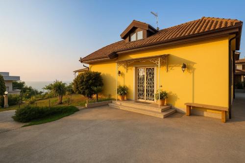 Vibo Valentia Villa | Villa Tolomeo