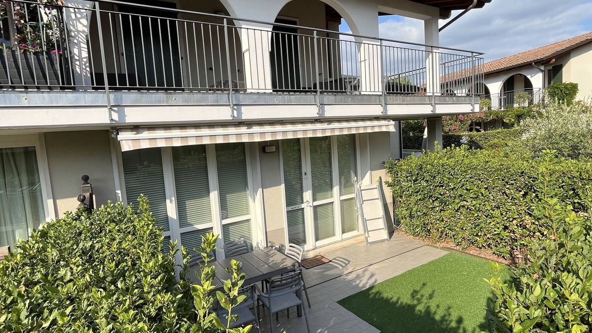 Peschiera del Garda Villa | Villa Torette, new, in a quiet location, 80 mt from the lake