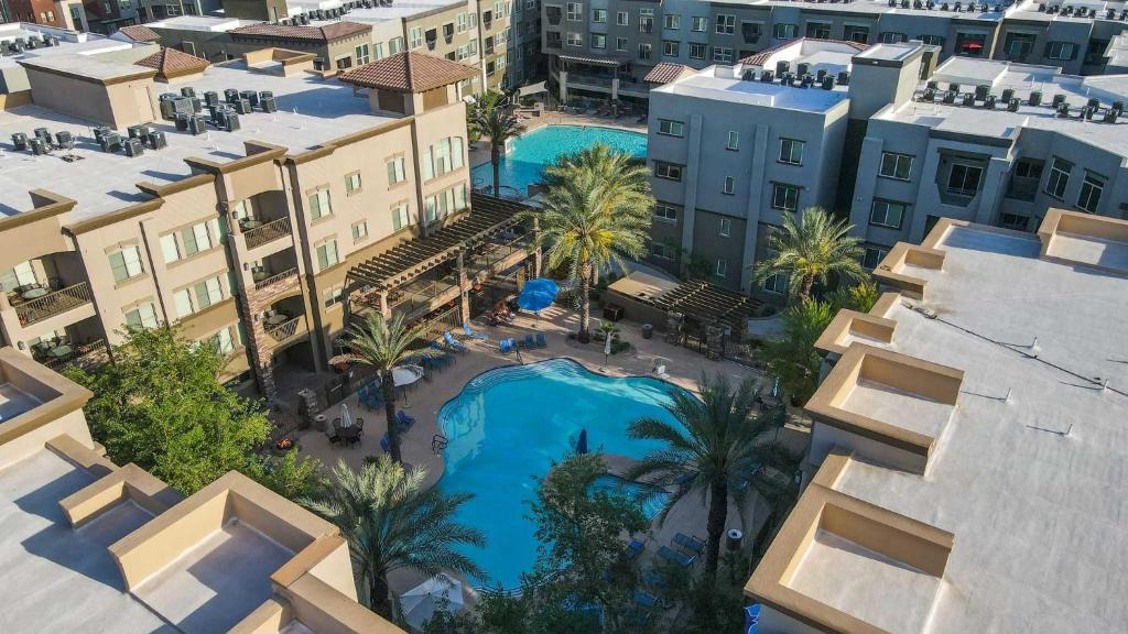 Desert Ridge Apartment | Villa Toscana condo