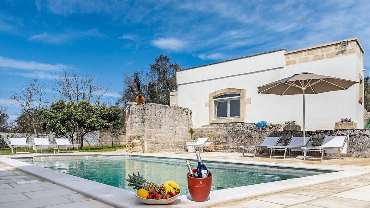 Poggiardo House | Villa Treia: A characteristic and welcoming one-story independent house situated in a quiet location, a few minutes from the town center, with Free WI-FI.