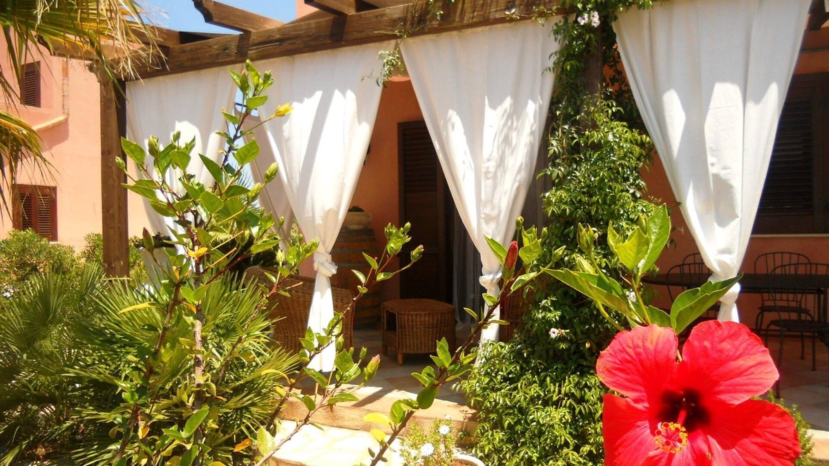 San Vito Lo Capo Villa | VILLA TREROSE central and close to the beach with 2 free parking spots and wi-fi