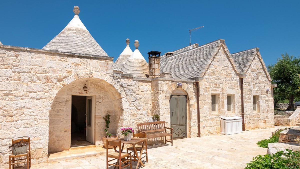 Locorotondo House | Villa 'Trulli Macco Macco' with Private Garden and Wi-Fi