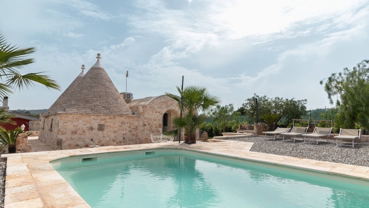 Putignano Villa | Villa 'Trulli San Pietro' with Private Pool, Wi-Fi and Air Conditioning