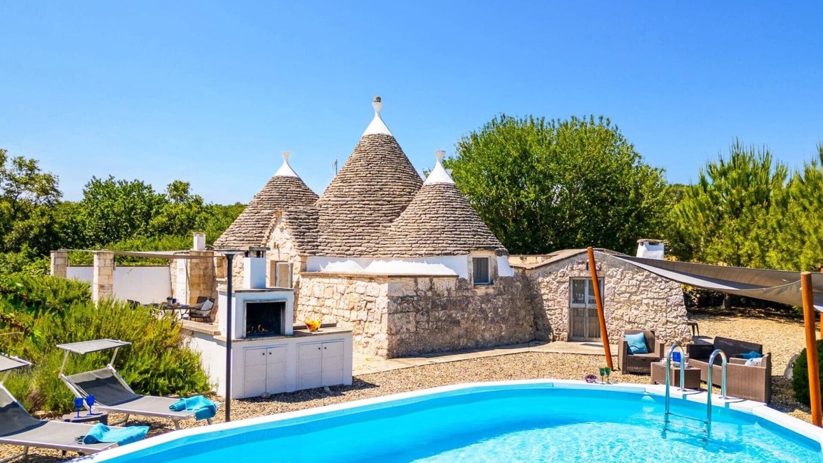 Martina Franca Villa | Villa Trullo Selva Grande by Villa Plus
