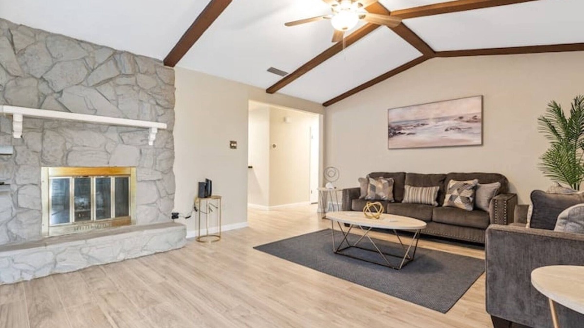 Northeast Carrollton House | Villa Tulum ★ Spacious/Cozy/Covered patio/BBQ