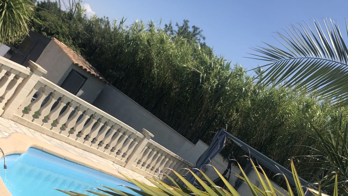 Gignac-la-Nerthe Villa | VILLA TYPE PROVENCAL WITH POOL NEAR THE SEA COAST BLUE 4/6 PERS
