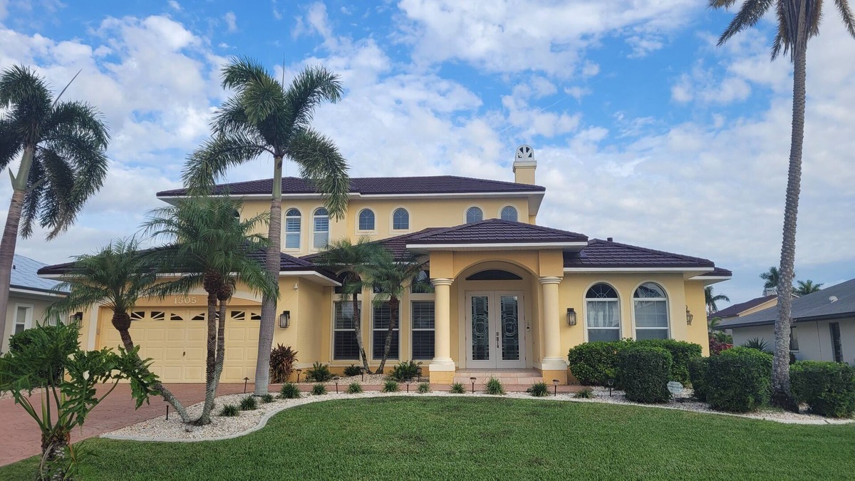 Pelican Villa | Villa Ultima, Ultimate Location, 3 Minute Walk to Cape Harbour Marina