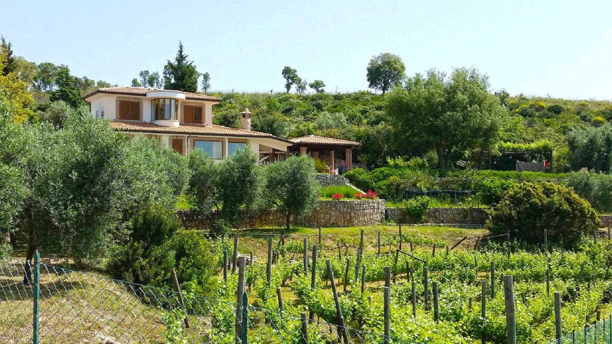 Itri House | VILLA UVA E STELLE in the quiet of the green hills