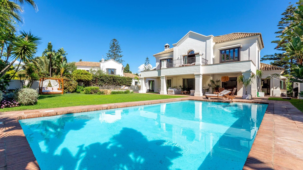 Atalaya-Isdabe Villa | Villa Vainilla near Marbella