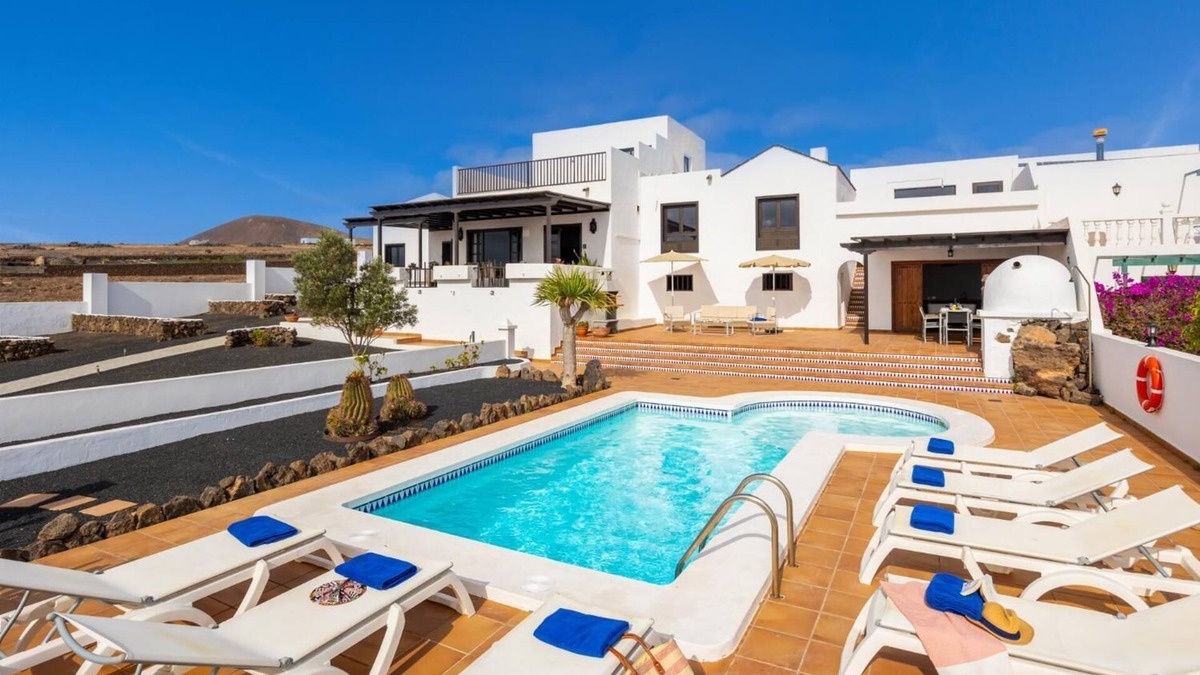 Tias Villa | Villa Valiente - Four Bedroom Villa, Sleeps 9