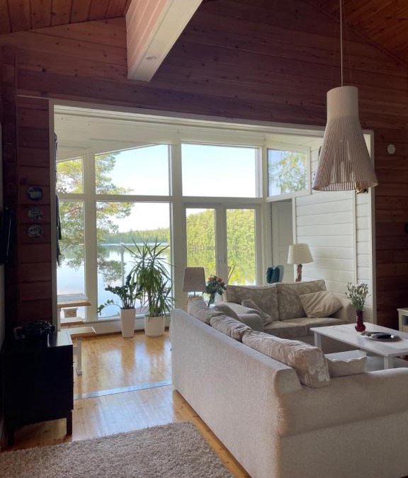 Nilsia House | Villa Valkeinen