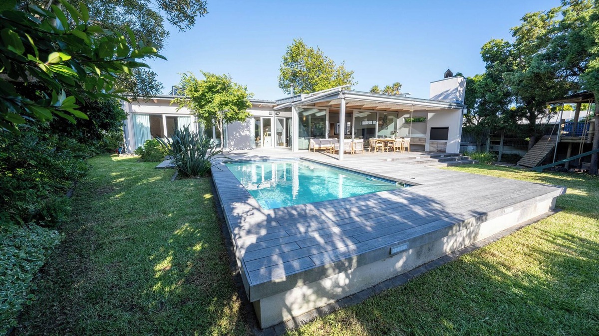 Constantia Villa | Villa Verdot – Exclusive Holiday Home with Heated Pool, Playground & BBQ Terrace