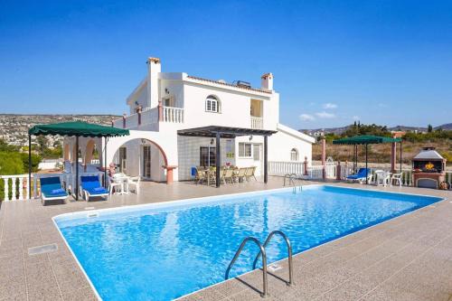 Peyia Town Villa | Villa Veronika by Villa Plus