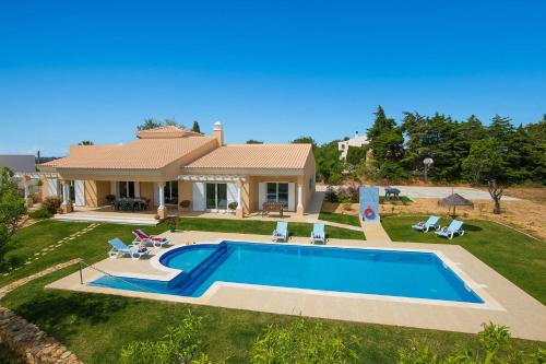 Lagoa e Carvoeiro Villa | Villa Viana by Villa Plus