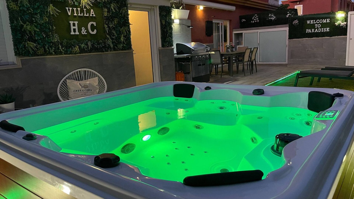 San Bartolome de Tirajana Villa | Villa "Villa Hyc Playa de las burras escapada soleada con jacuzzi