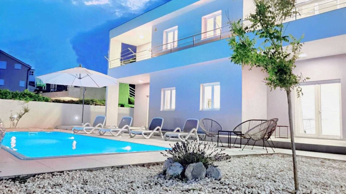 Makarska House | VILLA VIS MARIS-HEATED POOL SEA VIEW