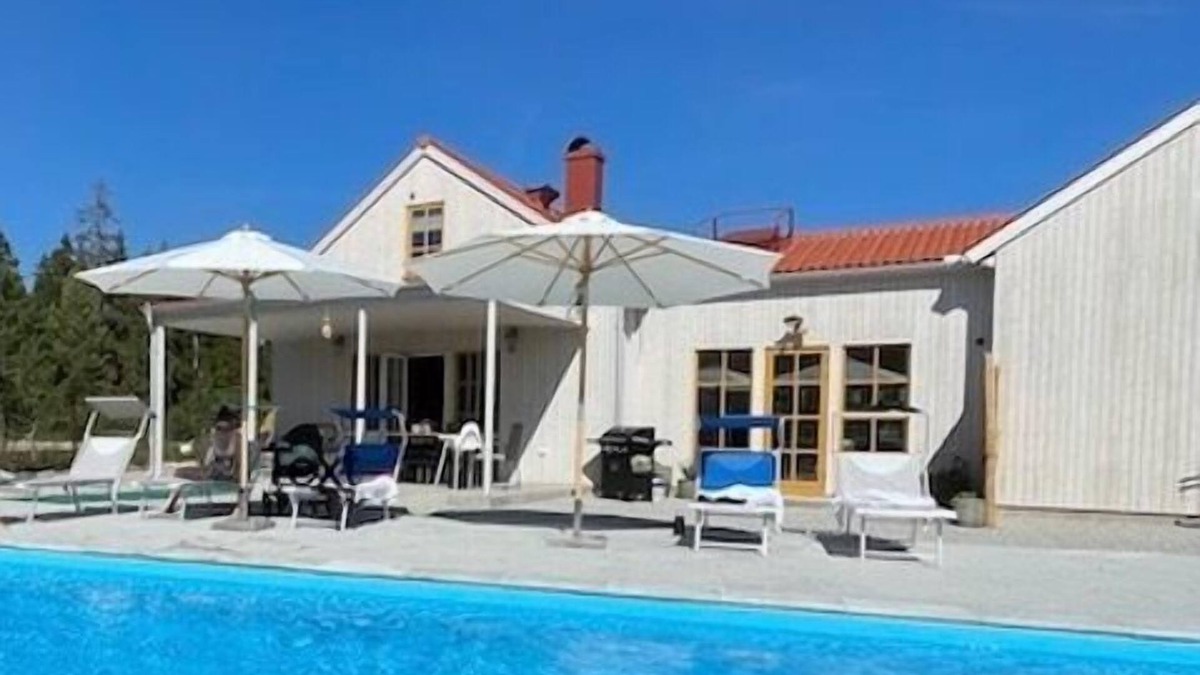 Slite House | Villa VitvikenB i Gotland, Pool