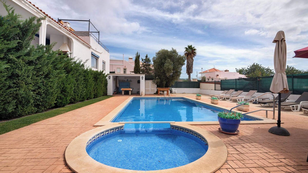 Barrocal Villa | Villa 'Vivenda Luz E Lúdica' with Private Pool, Wi-Fi and Air Conditioning