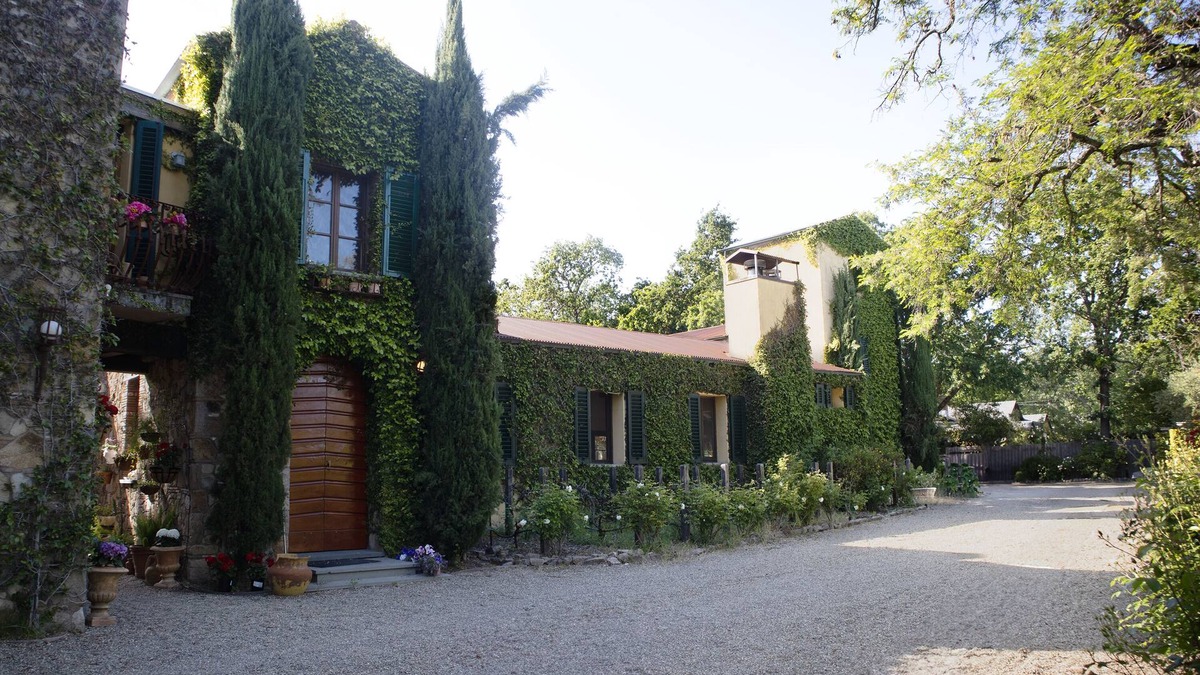 Sonoma Villa | Villa Viviana, spacious Tuscan retreat close to the Sonoma plaza