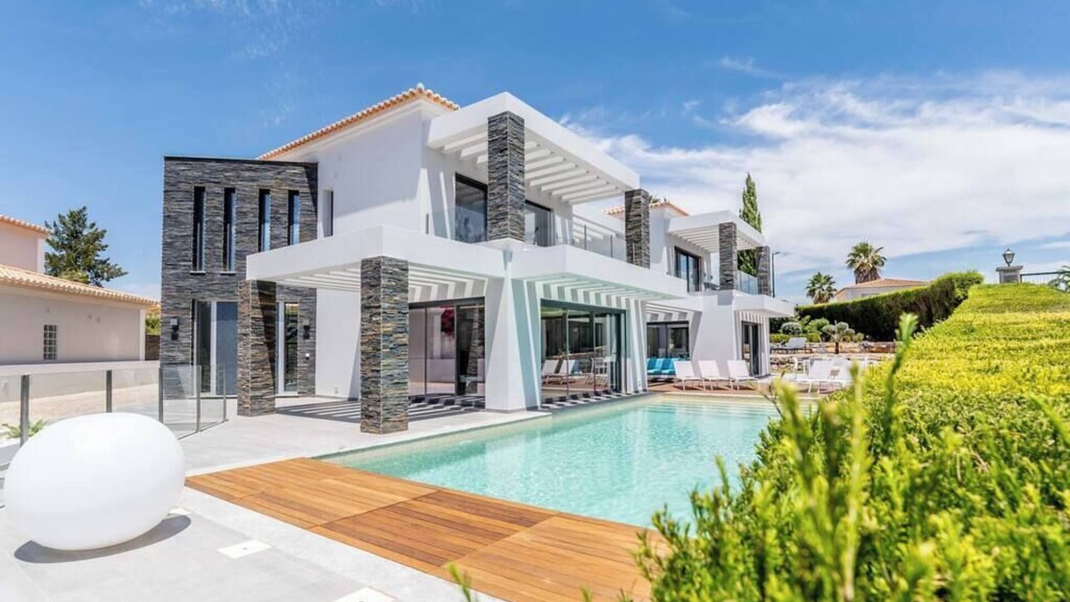 Estombar Villa | Villa Vogue by Indigo