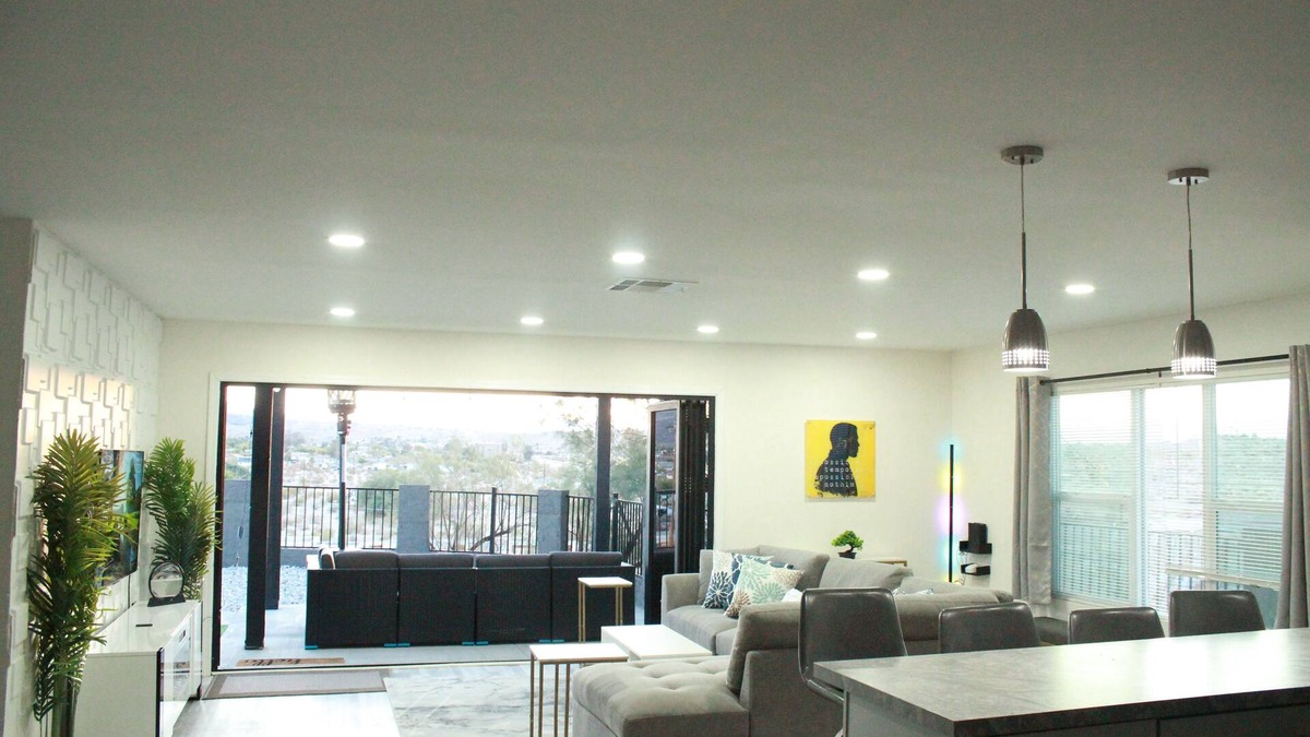 Twentynine Palms Villa | Villa w EV Charge, HotTub, Grill, Bar, RV Parking 29 Palms Downtown, Joshua Tree