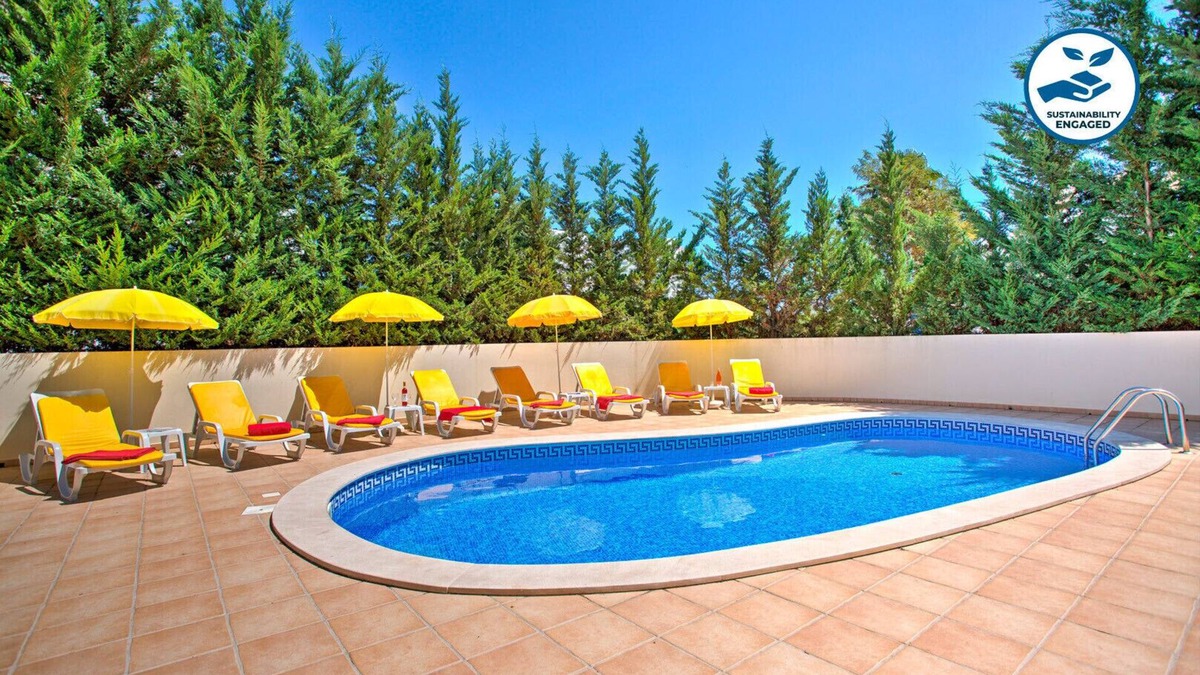 Montechoro Villa | Villa w/Heatable Pool & BBQ in Albufeira