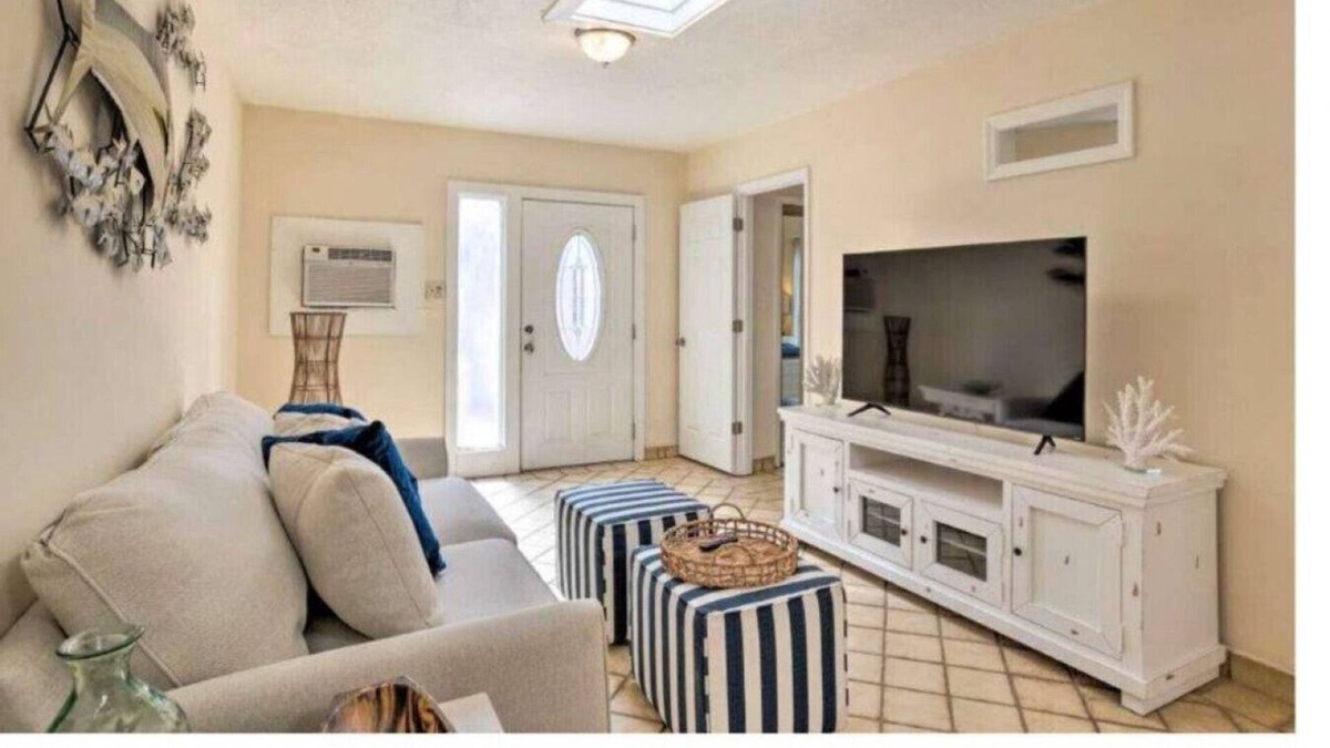 Boynton Beach Villa | Villa - W Ocean Ave · Cheerful 2 bedroom Villa with Pool