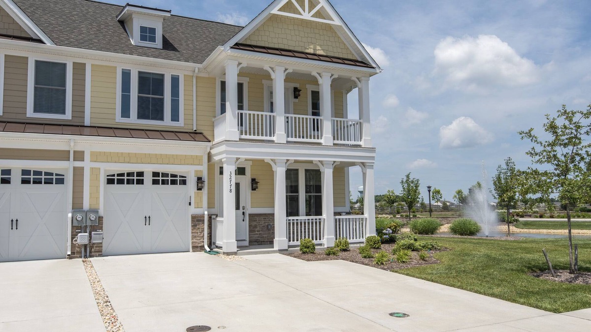 Selbyville Villa | Villa w/Pond View - 3 miles from Fenwick Island/beach - Clubhouse w/pool