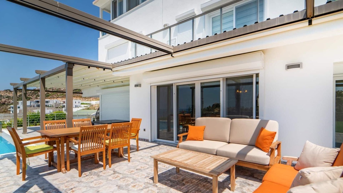 Yalikavak Villa | Villa w Pool Garden Patio 1 min to Beach in Bodrum