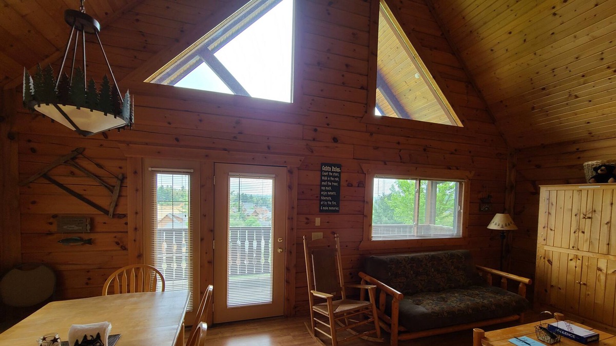 Warrens Villa | Villa walking distance to 3 Bears Lodge Waterpark and Jellystone Park