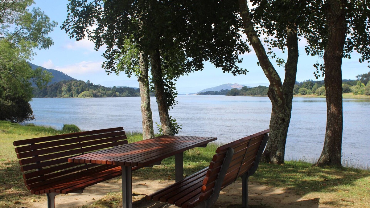 Lanhelas House | Villa with pool by the river and mountains, close to the sea