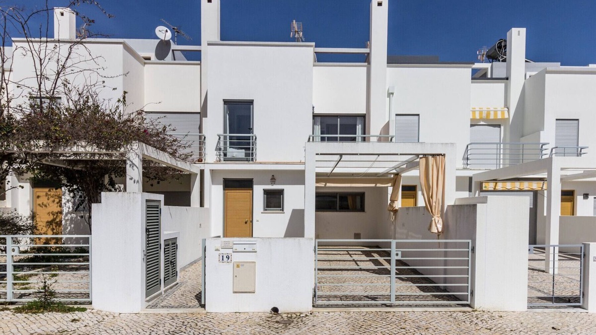Manta Rota Ski Chalet | Villa with 3 bedrooms only 100m from the beach with patio by AlgarveManta (41V3)