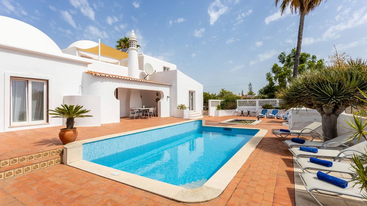 Alporchinhos Villa | Villa with 7 bedrooms and private pool in Alporchinhos, walking distance to beach