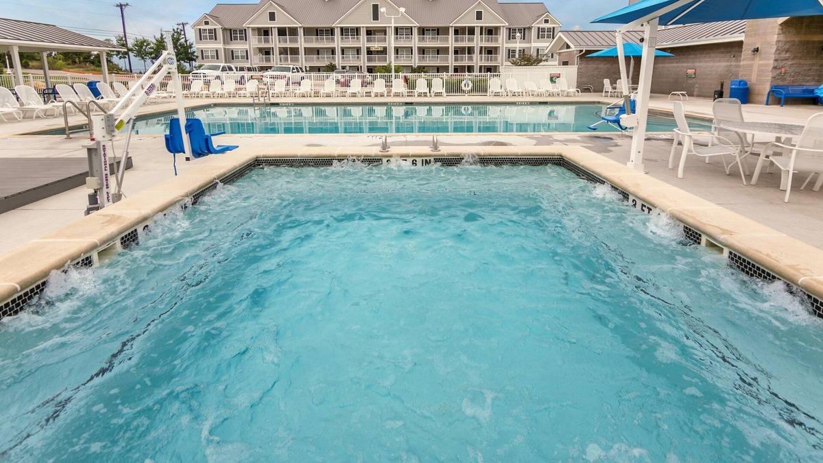Canyon Lake Villa | Villa with Access to 6 Pools | 18-Hole Mini-Golf